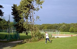 Lehramtsstudentin beim OL im Sportzentrum der Uni Regensburg